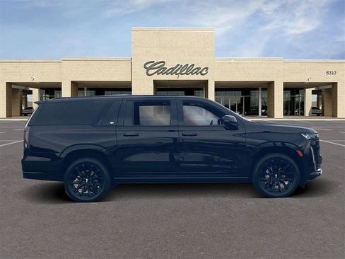 Certified 2024 Cadillac Escalade ESV Sport Platinum w/ LPO, ONYX Package image 4