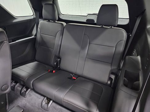 Used 2023 Chevrolet Traverse Premier image 15