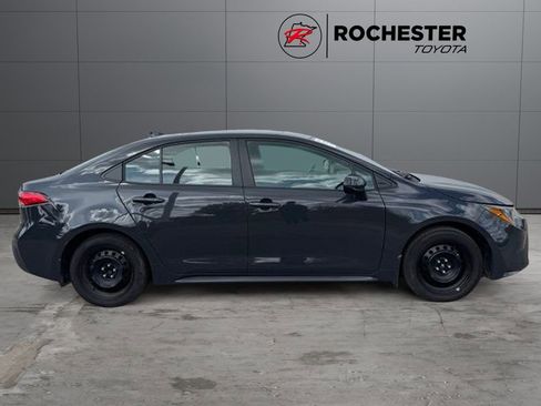 Certified 2025 Toyota Corolla LE FWD image 32