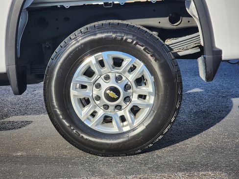 Used 2025 Chevrolet Silverado 2500 LT w/ Safety Package image 11