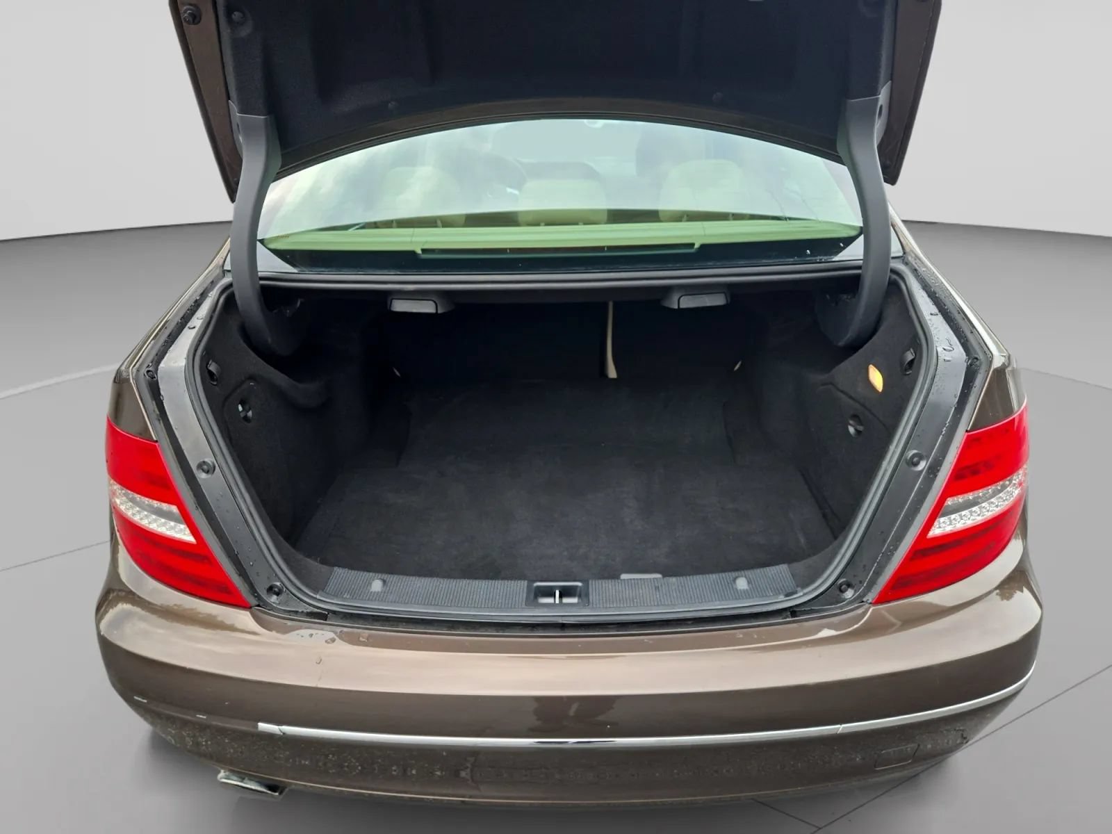 Used 2013 Mercedes-Benz C 250 Sedan image 27