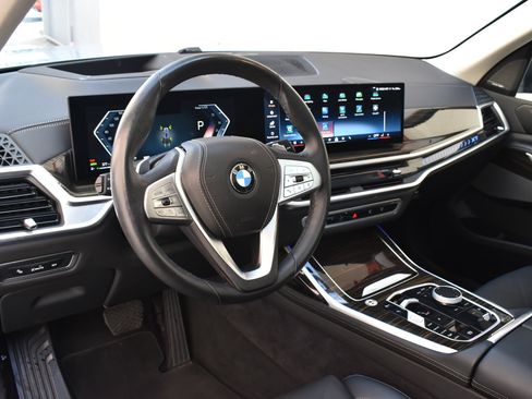 Used 2025 BMW X7 xDrive40i AWD/4WD image 19
