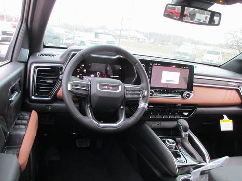 New 2026 GMC Canyon AT4 w/ Technology Plus Package AWD/4WD image 17