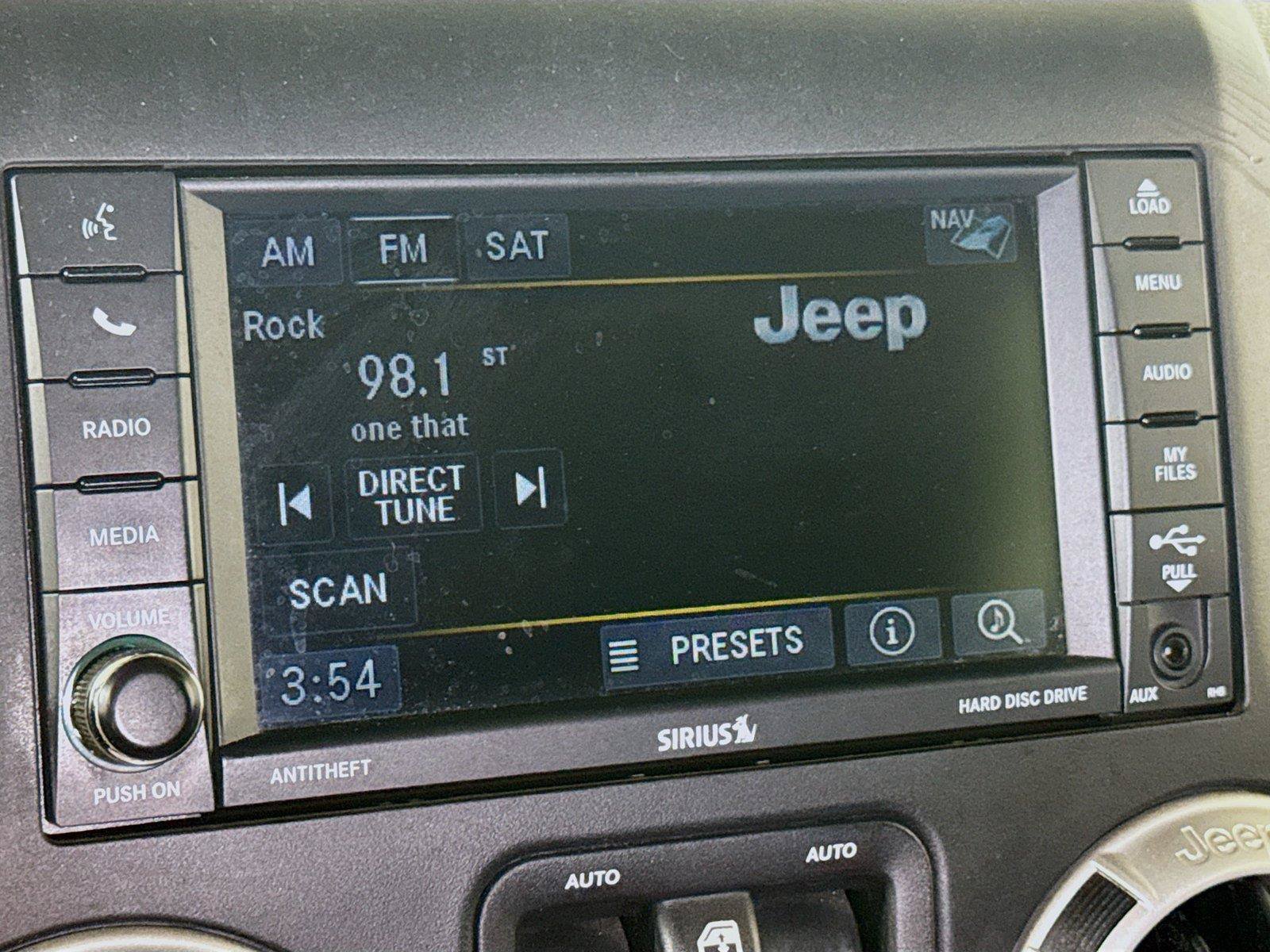 Used 2017 Jeep Wrangler Unlimited Rubicon AWD/4WD image 11