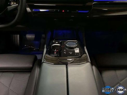 Used 2025 BMW 530i xDrive image 12