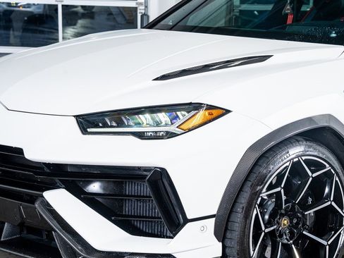Used 2024 Lamborghini Urus Performante image 12