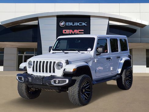 Used 2019 Jeep Wrangler Unlimited Sahara w/ Uconnect 4C Nav & Sound Group AWD/4WD image 3