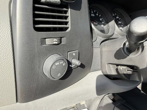 Used 2007 Chevrolet Silverado 1500 W/T w/ Towing Package image 15