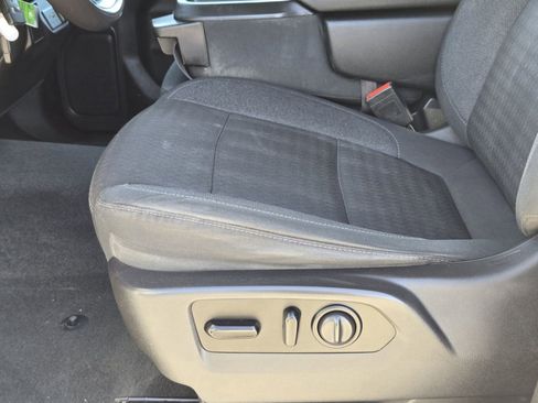 Used 2021 Chevrolet Silverado 1500 LT image 24