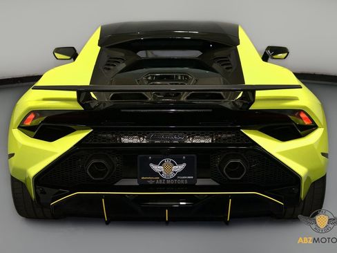 Used 2024 Lamborghini Huracan Tecnica image 8