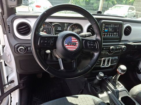 Used 2021 Jeep Wrangler Sport AWD/4WD image 11