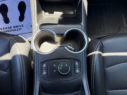 Used 2022 GMC Terrain SLT w/ LPO, Floor Liner Package AWD/4WD image 12