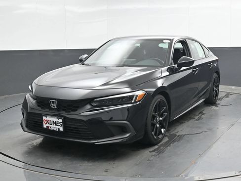 Used 2023 Honda Civic Sport image 7