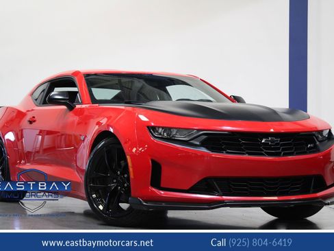 Used 2019 Chevrolet Camaro LT w/ 1LE Track Performance Package RWD image 1
