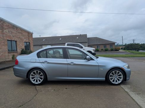 Used 2011 BMW 328i Sedan RWD image 4