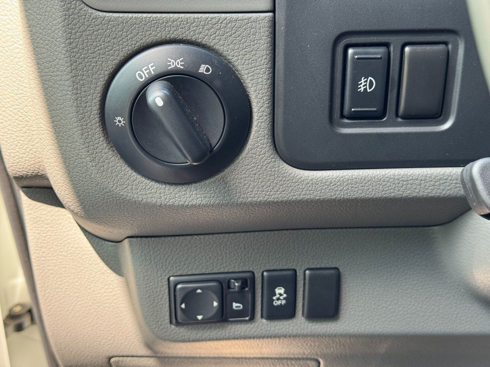 Used 2018 Nissan NV 3500 SL RWD image 16