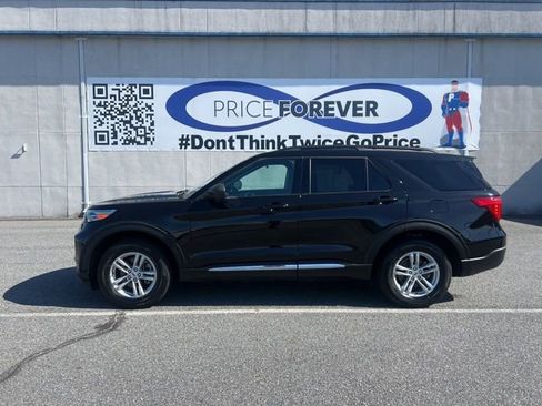 Used 2023 Ford Explorer XLT image 5