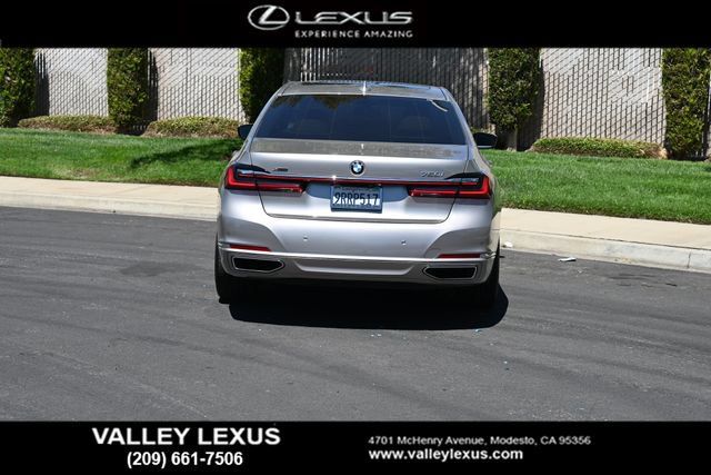 Used 2022 BMW 750i xDrive AWD/4WD image 5