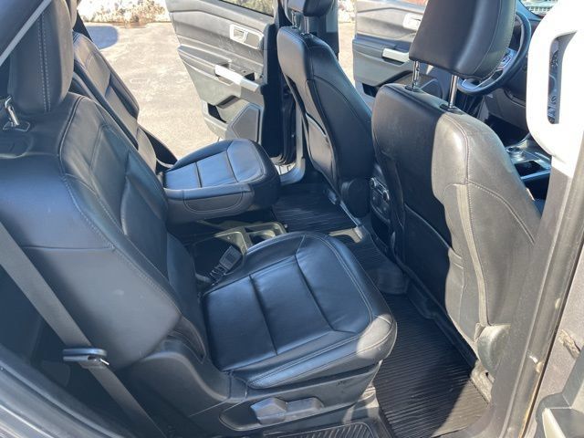 Used 2021 Ford Explorer XLT w/ Equipment Group 202A AWD/4WD image 20