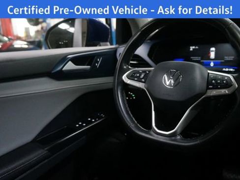 Certified 2024 Volkswagen Taos SE image 35