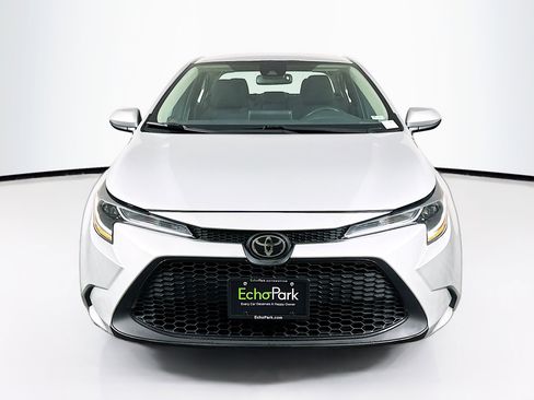 Used 2021 Toyota Corolla LE FWD image 2