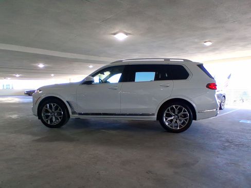 Used 2025 BMW X7 xDrive40i image 2