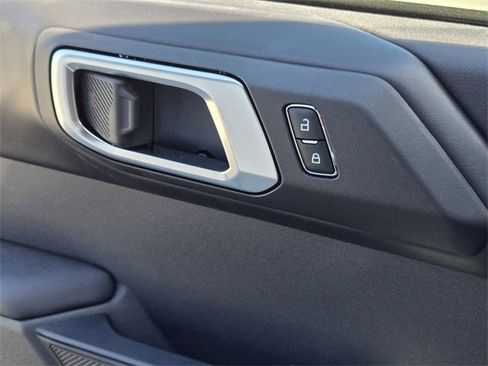 New 2025 Ford Bronco Outer Banks w/ Sasquatch Package image 17