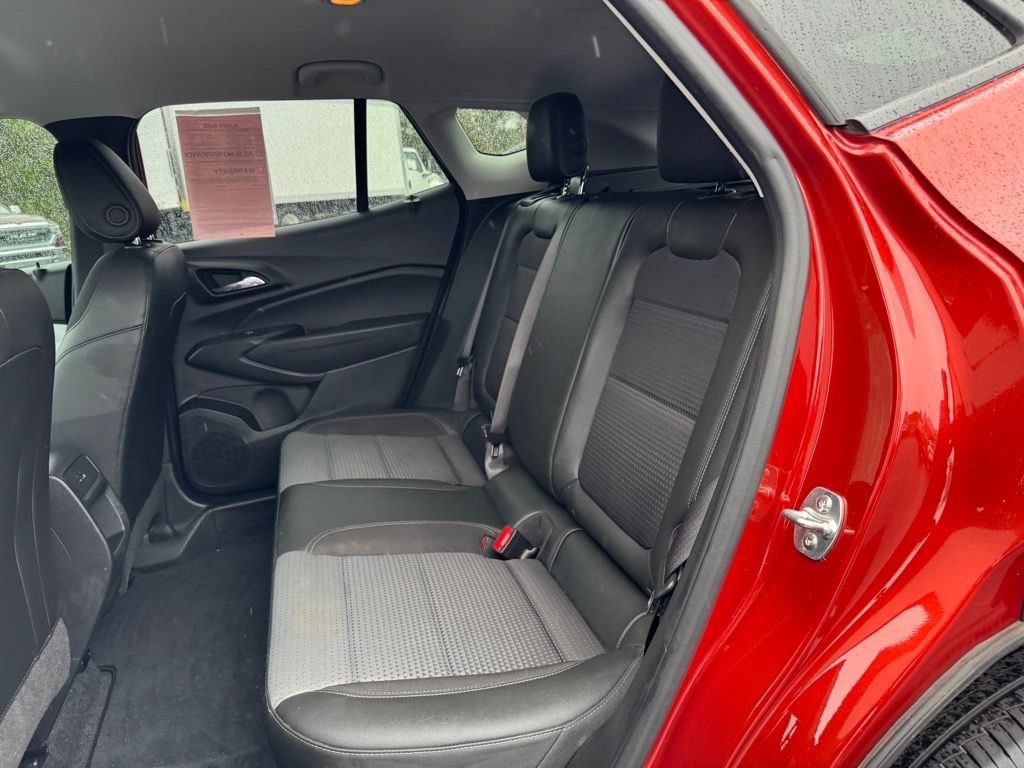 Used 2024 Chevrolet Trax LT FWD image 11