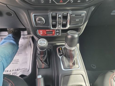 Used 2020 Jeep Gladiator Rubicon image 19