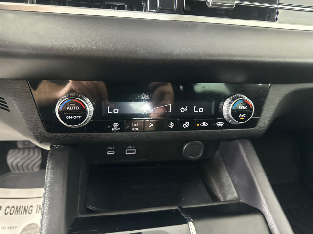 Used 2023 Mitsubishi Outlander ES AWD/4WD image 17