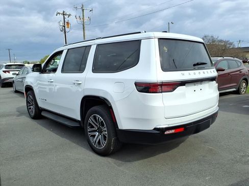 Used 2024 Jeep Wagoneer Series II w/ Flexible Seating Group image 26