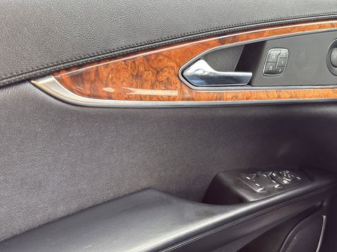 Used 2020 Lincoln Nautilus Reserve w/ Equipment Group 201A image 12