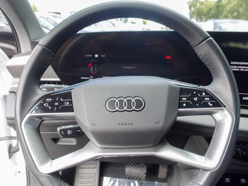 Used 2025 Audi Q6 e-tron Premium AWD/4WD image 10