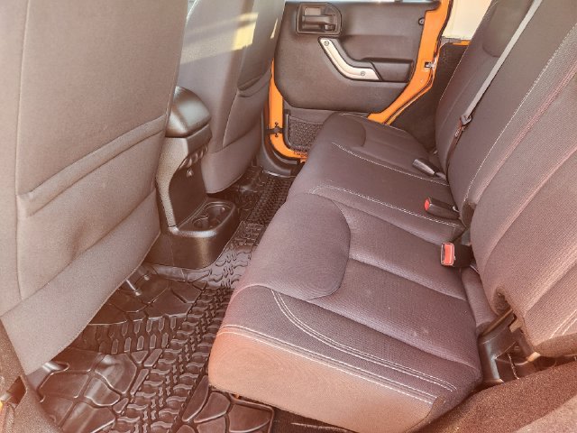 Used 2013 Jeep Wrangler Unlimited Rubicon AWD/4WD image 29