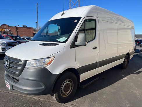 Used 2020 Mercedes-Benz Sprinter 2500 image 2