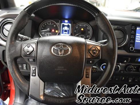 Used 2021 Toyota Tacoma TRD Off-Road w/ Technology Package image 16