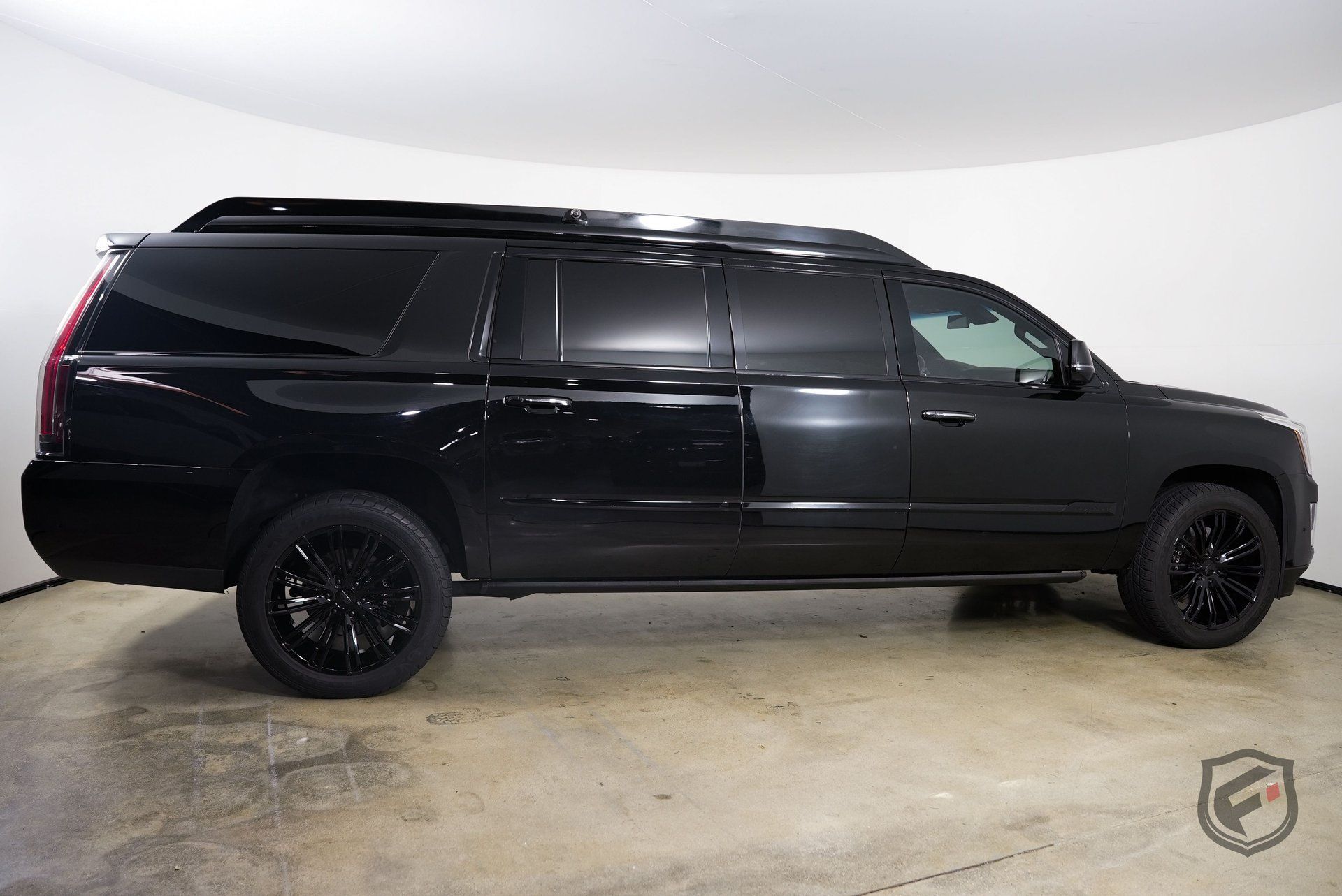 Used 2018 Cadillac Escalade ESV Platinum AWD/4WD image 10