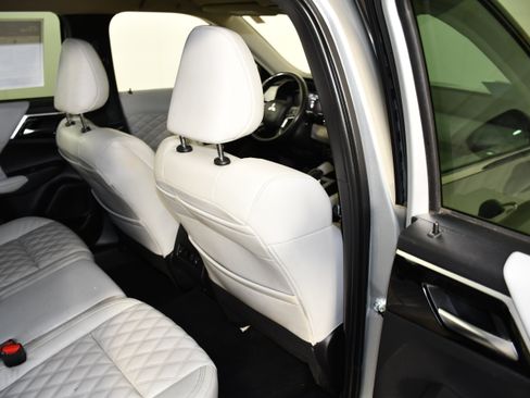 Used 2022 Mitsubishi Outlander SEL AWD/4WD image 44