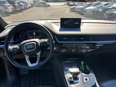 Used 2019 Audi Q7 3.0T Premium w/ Cold Weather Package AWD/4WD image 10