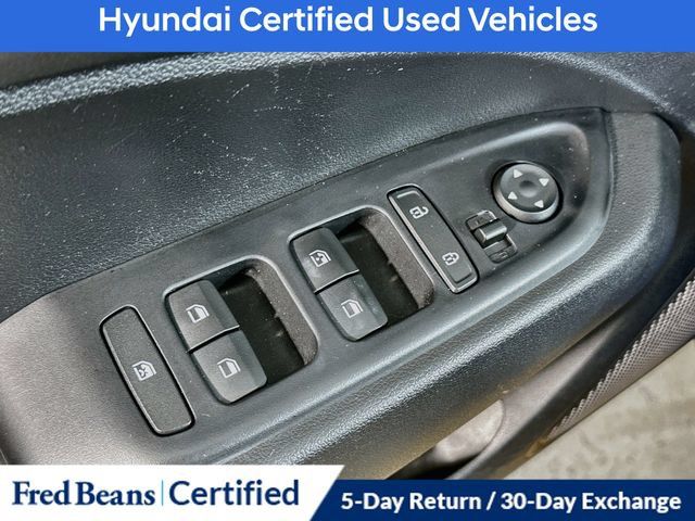 Certified 2023 Hyundai Venue Limited w/ Cargo Package FWD image 21