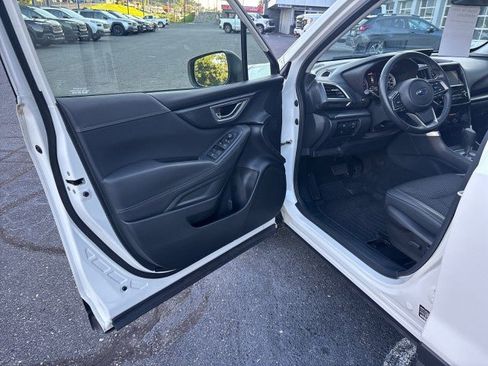 Certified 2022 Subaru Forester Premium AWD/4WD image 9