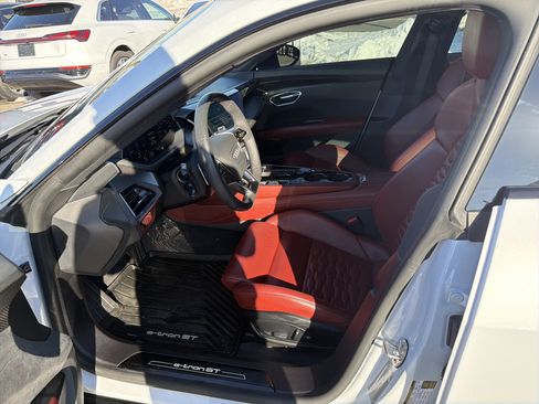 Certified 2024 Audi e-tron GT Premium Plus image 6