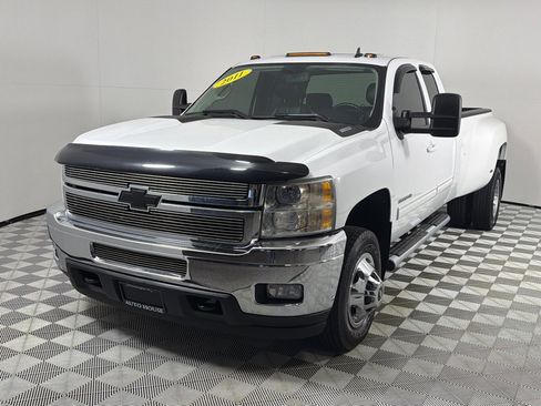 Used 2011 Chevrolet Silverado 3500 LTZ w/ LTZ Plus Package AWD/4WD image 10