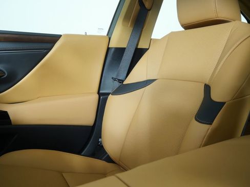 Used 2024 Lexus ES 350 w/ Premium Package image 24