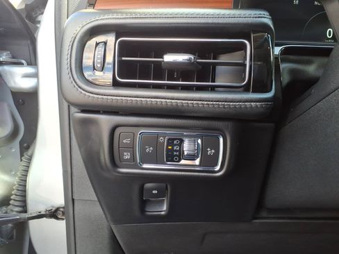 Used 2022 Lincoln Nautilus Reserve AWD/4WD image 15
