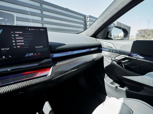 Used 2025 BMW M5 Touring image 79