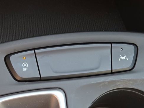 Used 2024 Chevrolet Trax LS w/ LS Convenience Package FWD image 8