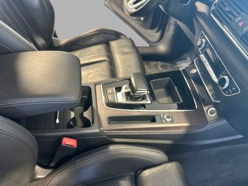Used 2021 Audi Q5 2.0T Premium Plus w/ Premium Plus Package AWD/4WD image 22