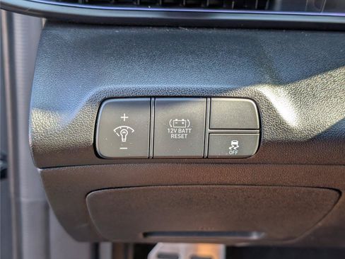 Used 2025 Hyundai Elantra SEL FWD image 19