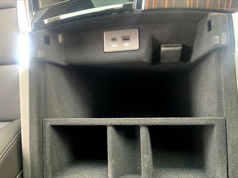 New 2026 Cadillac Escalade 4WD w/ LPO, Floor Liner Package image 21